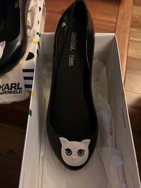 Karl lagerfeld Melissa Black Ballet Flat with White Cat Face Accent
